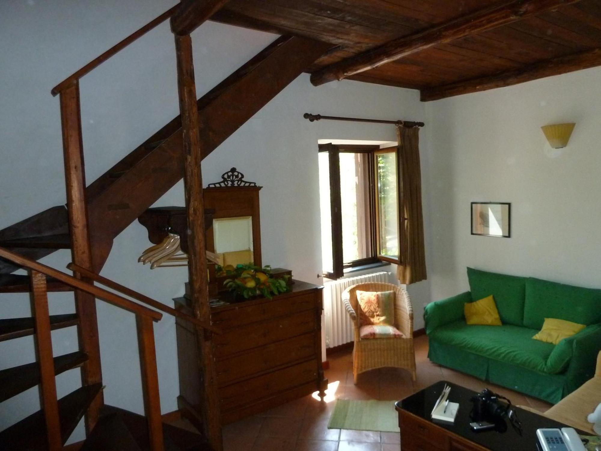 Agriturismo La Vecchia Quercia San Cipriano Picentino Luaran gambar